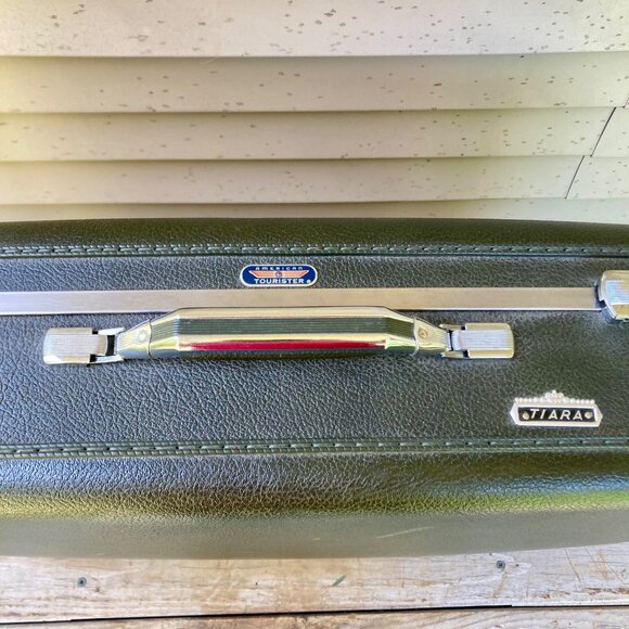 Set 2 Vintage American Tourist Tiara Suitcases Green Hard Shell Luggage NO KEY - Picture 12 of 15
